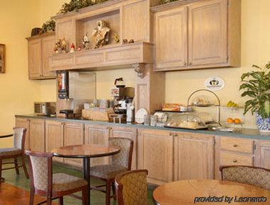 Super 8 By Wyndham Tulsa/Downtown/East Hotel Restaurant billede